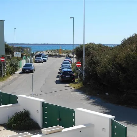 White Fronte Mare Baia Tatil Evi